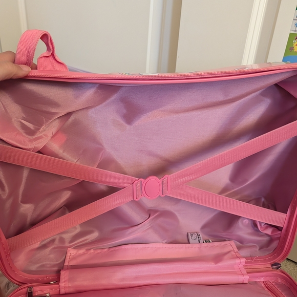 Hello Kitty Ride On Suitcase - Picture 4 of 4